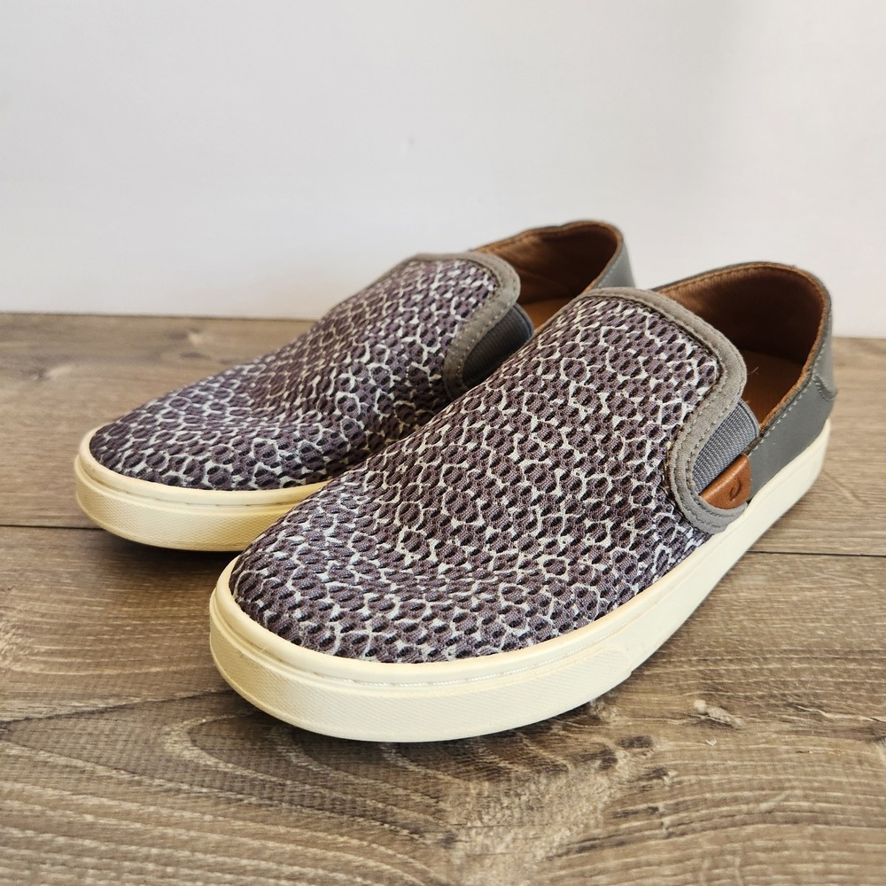 OluKai Pehuea Pa'I Slip On Tan Mesh Shoes Womens Size 5 Gray Snakeskin Pattern